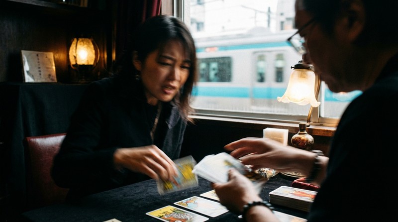 占いの種類と違いを解説！「どれが当たる？」より重要な占い師の選び方